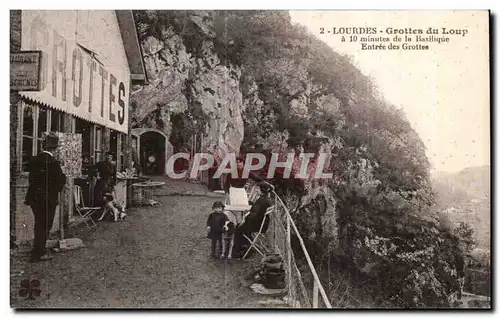 Cartes postales Lourdes Grottes du loup a la Basilique Entree des Grottes