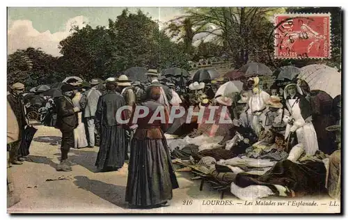 Cartes postales Lourdes Les Malades sur I Esplanade