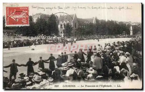 Ansichtskarte AK Lourdes la Procession de I Esplanade