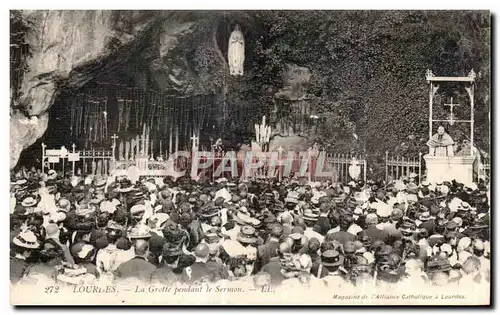 Ansichtskarte AK Lourdes La Grotte pendant le Sermon