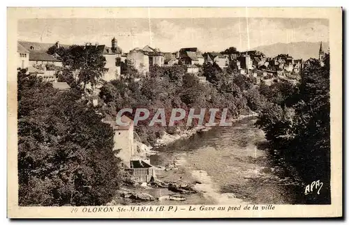 Ansichtskarte AK Oloron Sainte Marie Le Gave au pied de la ville