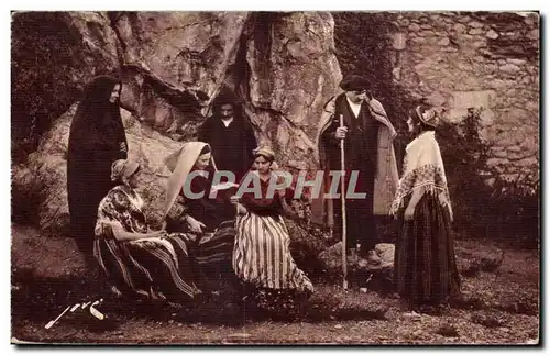 Ansichtskarte AK Le terroir pyreneen Types et costumes Famille montagnarde Folklore