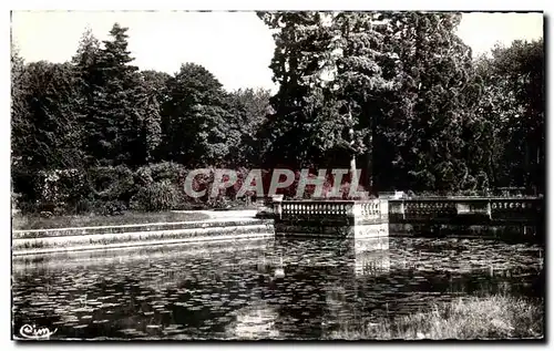 Ansichtskarte AK Richelieu L ancien Pont du Chateau et la Roseraie