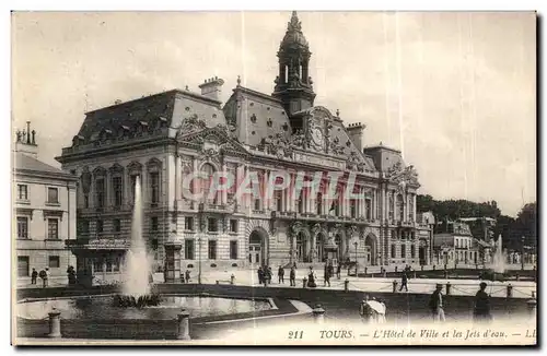 Ansichtskarte AK Tours L Hotel de Ville et les Jets d eau