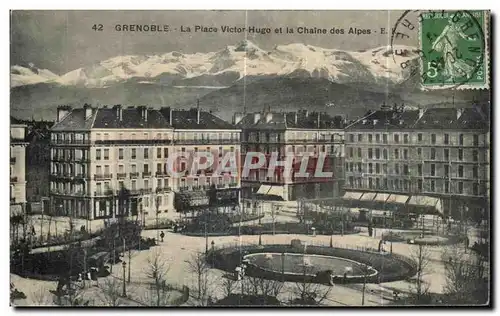 Cartes postales Grenoble La Place Victor Hugo et la Chaine des Alpes