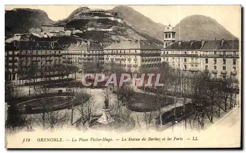 Ansichtskarte AK Grenoble La Place Victor Hugo La Statue de Berlioz et les Forts