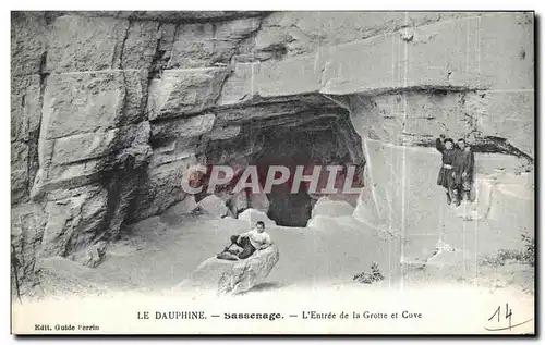 Cartes postales Le Dauphine Sassenage L Entree de la Grotte et Cuve Enfants