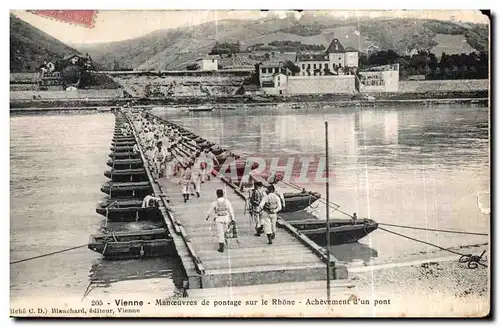 Cartes postales Vienne Manoeuvres de Pontage sur le Rhone Achevement d un pont Militaria