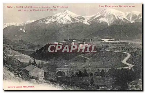 Cartes postales Mont Louis La Citadalle Au Fond La Chaine Des Pyrenees