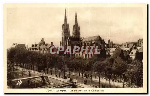 Ansichtskarte AK Quimper Les Fleches de la Cathedrale