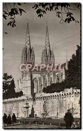 Cartes postales Quimper Finistere les Remparts et la Cathedrale