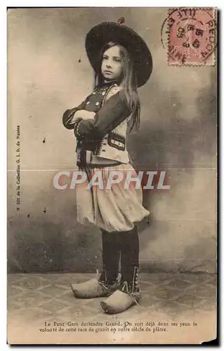 Cartes postales Le Petit Deviendrs Grand On voit deja dans ses jeux la volonte de cette race Folklore Costume