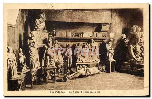 Cartes postales Le Folgoet le musee statues anciennes