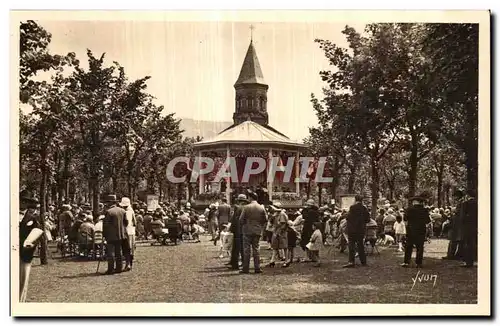 Cartes postales La Bourboule kiosque de concerts Square du Marechal Joffre