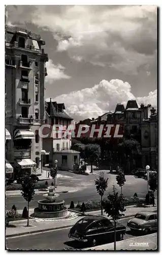 Cartes postales Chatelguyon Station Thermale et touristique Place Brosson