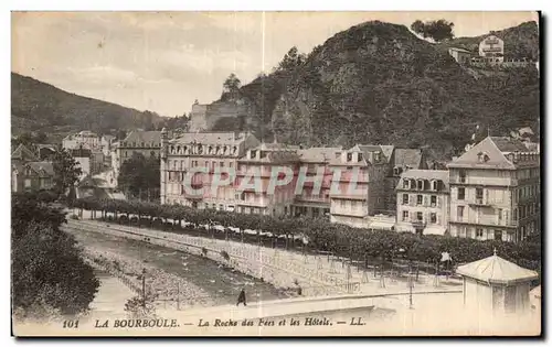 Cartes postales La Bourboule La Roche des Fees et les Hotels