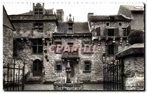 Ansichtskarte AK L Auvergne Besse en Chandesse Cour et Maison dites Manoir Sainte Marie des Remparts