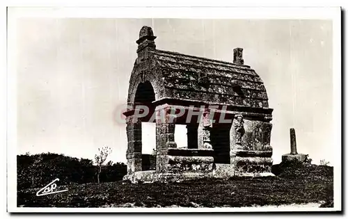 Cartes postales Plougasnou L Oratoire (XVI siecle) ou les jeunes filles voulant se marier viennent deposer leurs