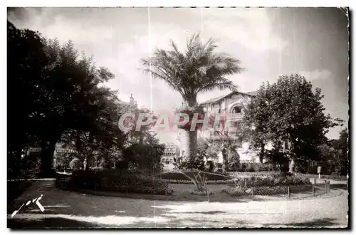 Ansichtskarte AK Hendaye Le jardin public Au fond le casino