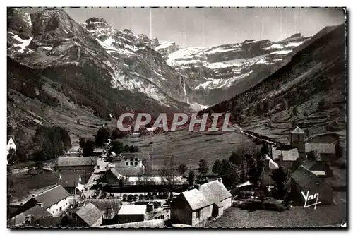 Ansichtskarte AK Gavarnie (Htes Pyr) Le Village et la Cirque