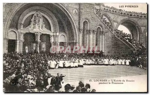 Cartes postales Les Pyrenees Lourdes L Entree du Rosaire pendant la Procession