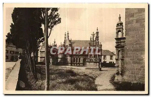 Cartes postales Bretagne St Thegonnec (Finistere) Le Calvaire et I Ossuaire (XVII siecle)