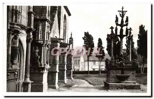 Cartes postales Saint Thegonnec (Finistere) Facade laterale et Calvaire