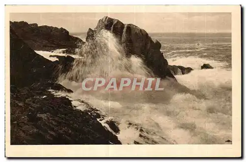 Cartes postales Saint Guenole Penmarch Une Lame de fond balayant la Roche du Moine