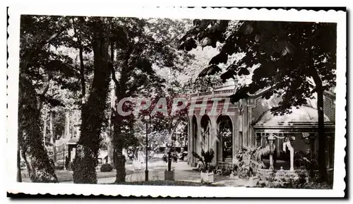 Cartes postales moderne Vichy parc et Source des Celestins