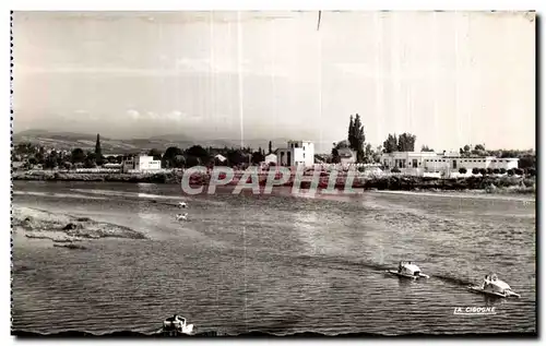 Ansichtskarte AK Vichy Reine des Villes d Eaux L Allier et le stade nautique de Bellerive