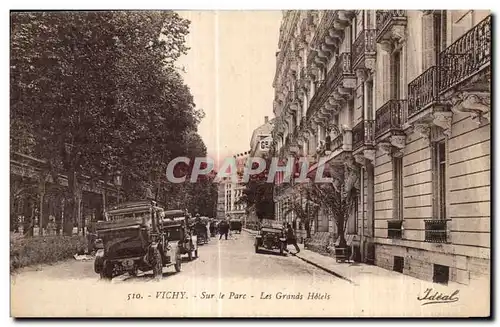 Cartes postales Vichy Sur le Parc Les Grands Hotels