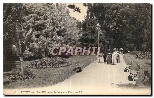 Ansichtskarte AK Vichy Une Allee dans le Nouveau Parc