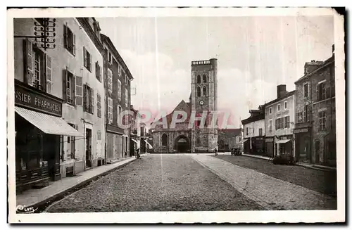 Cartes postales Gannat Place Hennequin et Eglise Ste Croix Pharmacien