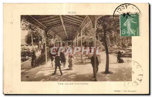 Cartes postales Vichy Une Allee Couverte