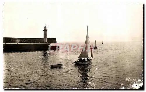 Cartes postales Binic Depart pour la peche Bateau