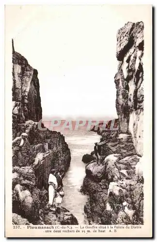 Cartes postales Ploumanac h Le Gouffre situe a la Pointe du Diable ntre deux rochers de 25 m de haut