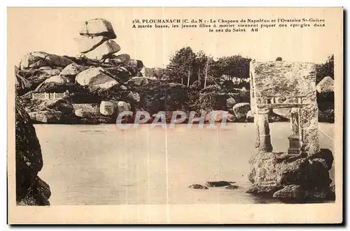 Cartes postales Ploumanac h Le Chapeau de Napoleon et I oratoire St Guitee A maree basse les jeunes filles a mar