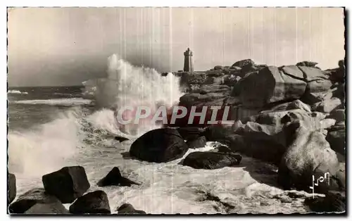 Ansichtskarte AK Ploumanac h en Perros Guirec La Tempte a l assaut du Phare