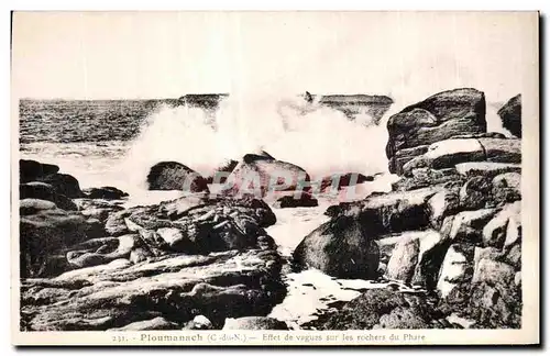 Cartes postales Ploumanac h Effet de Vagues sur les rochers du Phare