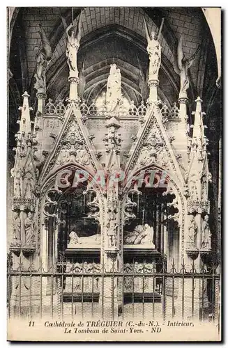 Cartes postales Cathedrale de Treguier interieur Le tombeau de Saint Yves