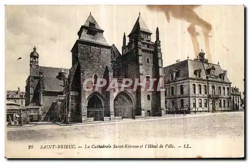 Ansichtskarte AK Saint Brieuc La Cathedrale Elienne et L Hotel de Ville