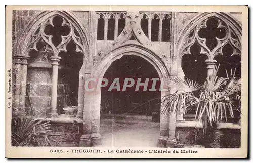 Ansichtskarte AK Treguier La Cathedrale L Entree du Cloitre