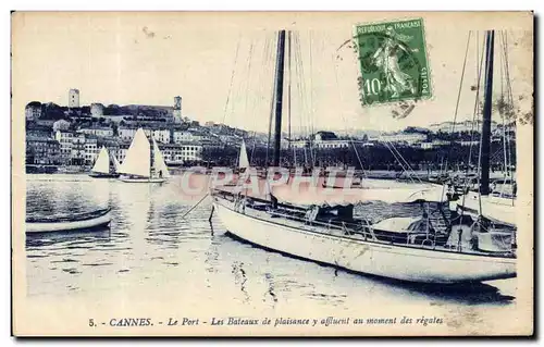 Cartes postales Cannes Le Port Les Bateaux de plaisance affluent au moment des regates