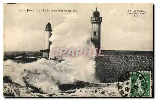 Ansichtskarte AK Fecamp La Jetee un jour de tempete Phare Lighthouse