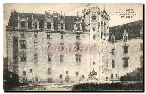 Ansichtskarte AK Nantes Cour du Chateau Le Grand Logis