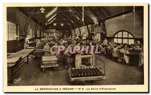 Cartes postales La Benedictine A Fecamp Musee La Salle d etiquetage femmes au travail