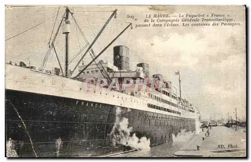 Cartes postales Le Havre Le Paquebot France de la Compagnie Generale Transatlantique passant dans l ecluse Les C