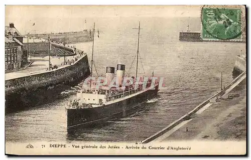 Cartes postales Dieppe Vue generale des Jetees Arrivee du Courrier d Angleterr Bateau