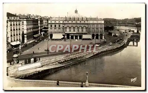 Cartes postales Bayonne Place de la Liberte et I Hotel de Ville