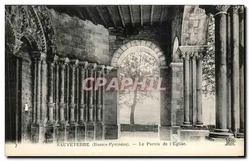 Cartes postales Sauveterre Le parvis de I eglise